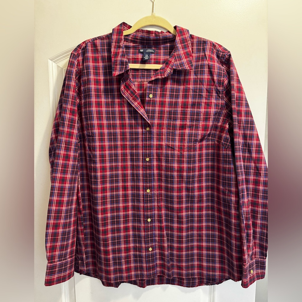 GAP Women's Red and Blue Plaid Button Down Shirt